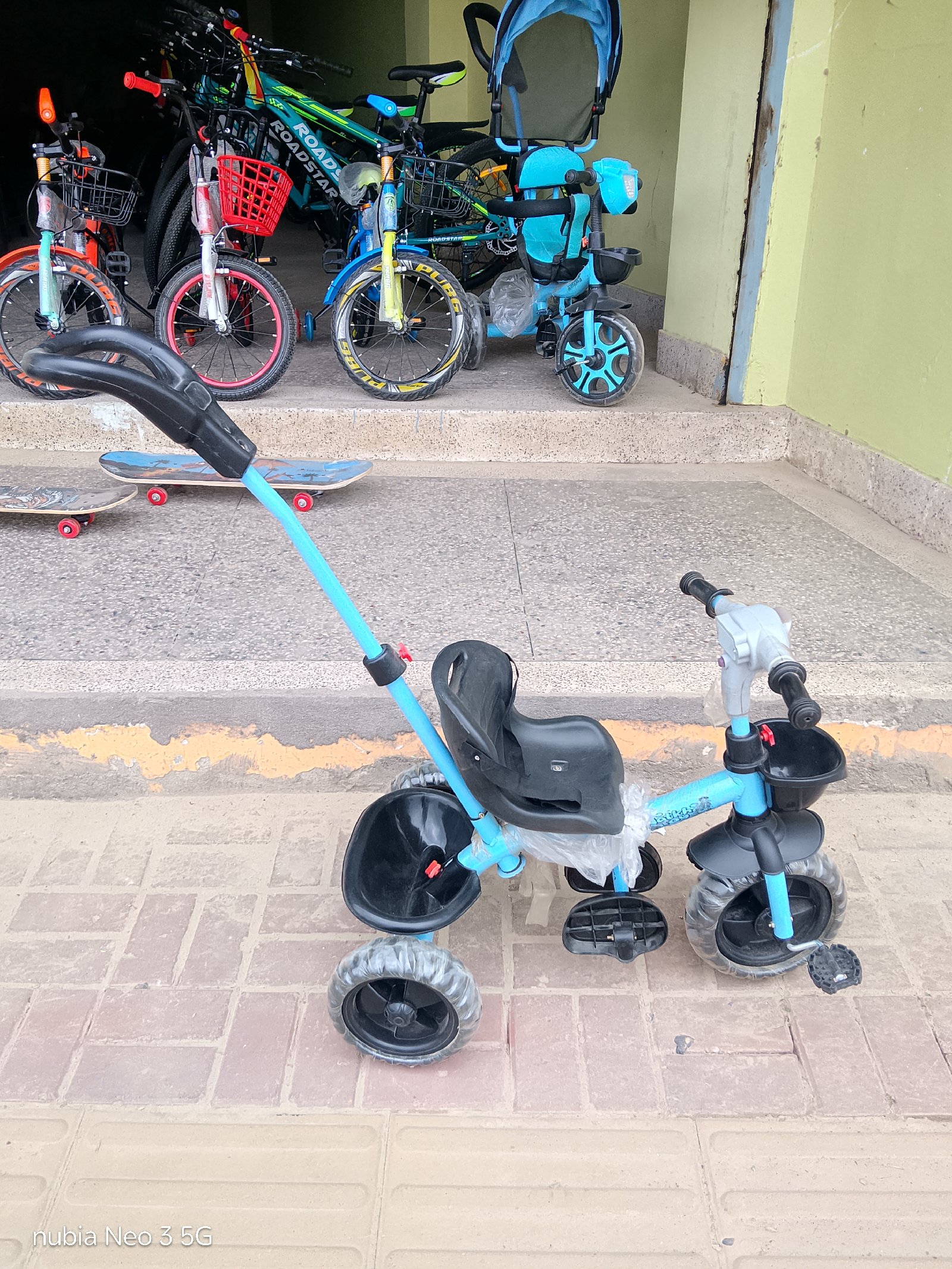 Tri- Cycle With Handle
